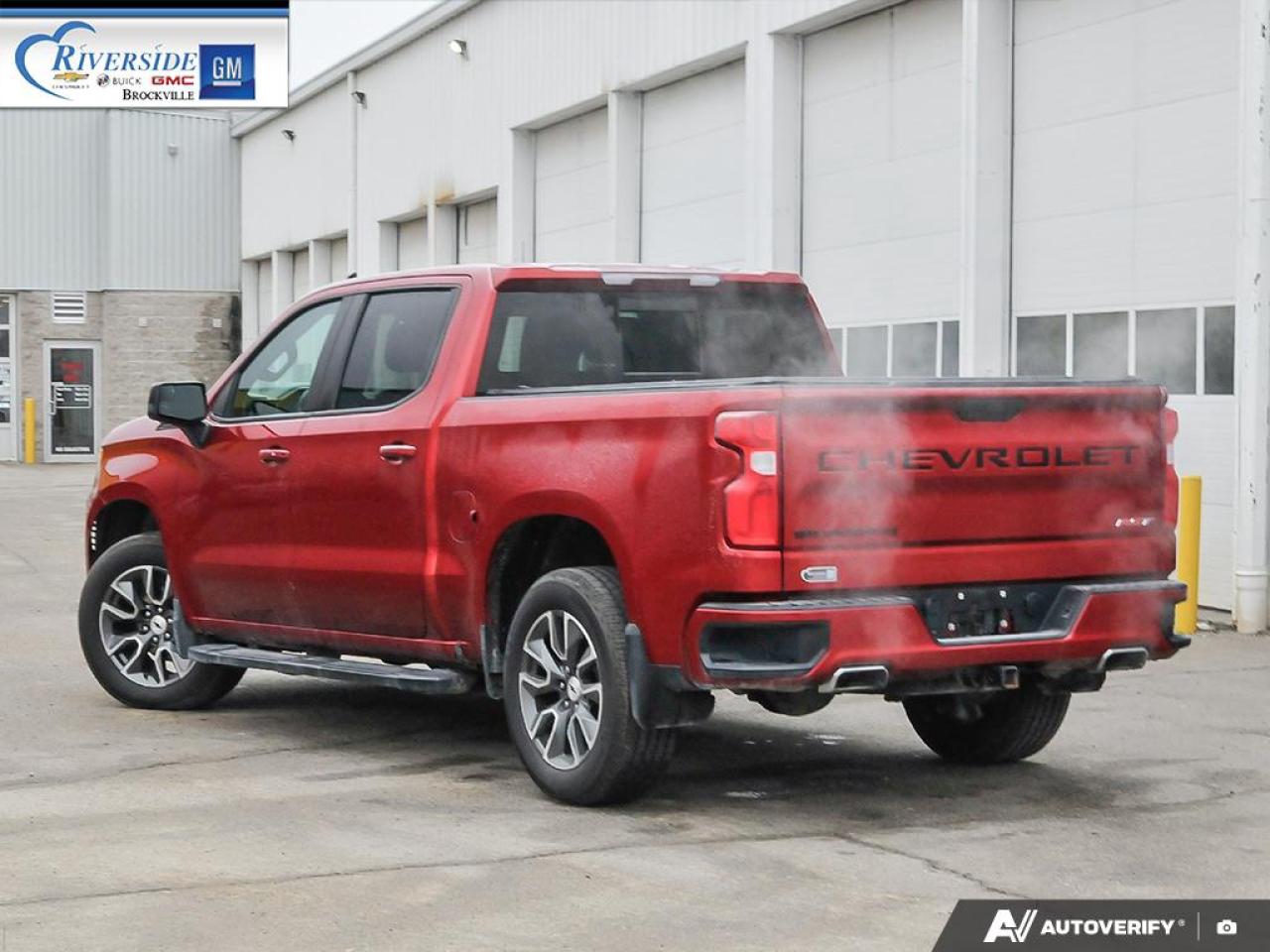 2022 Chevrolet Silverado 1500 RST Photo3