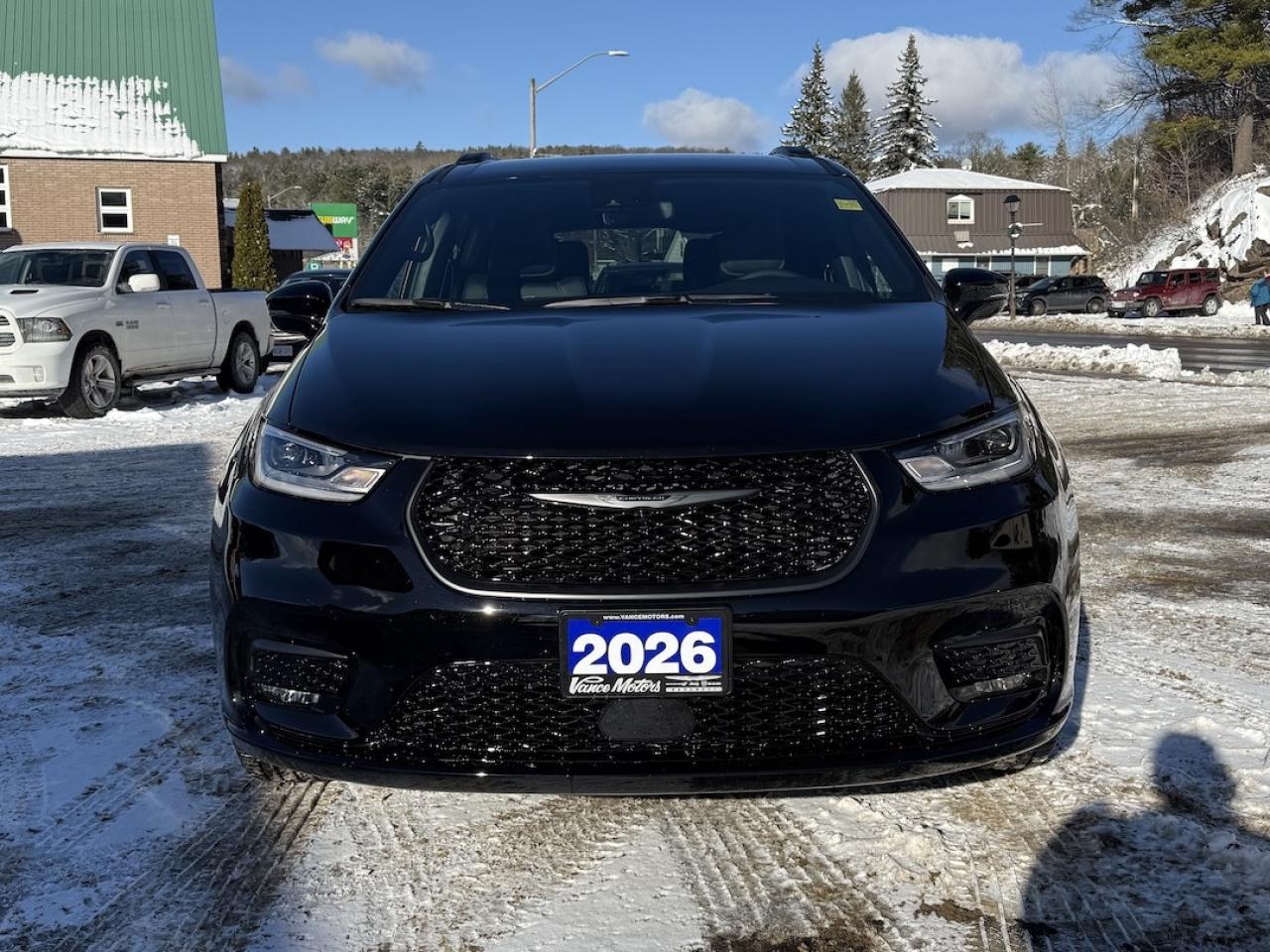 2026 Chrysler Pacifica Select AWD Photo