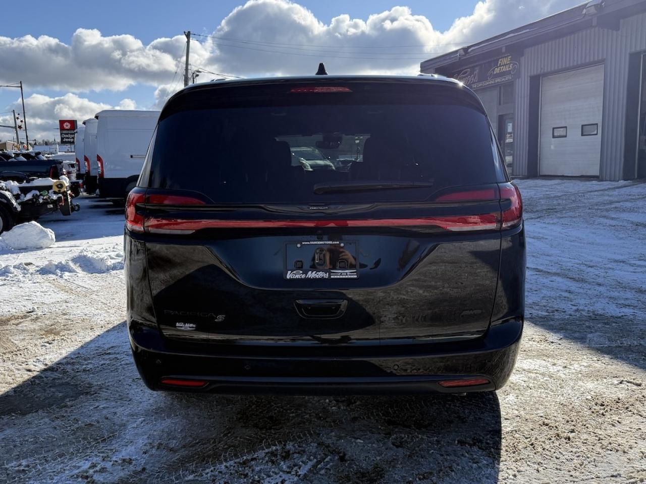 2026 Chrysler Pacifica Select AWD Photo