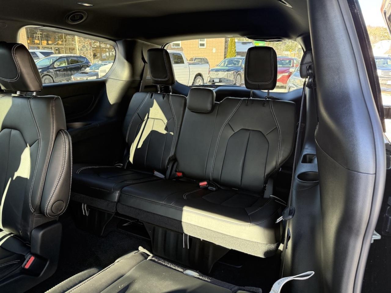 2026 Chrysler Pacifica Select AWD Photo