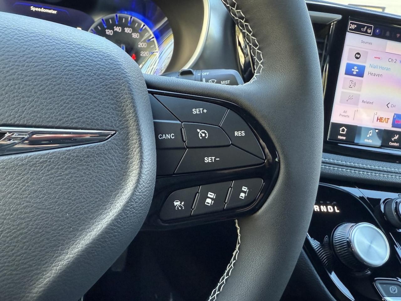 2026 Chrysler Pacifica Select AWD Photo