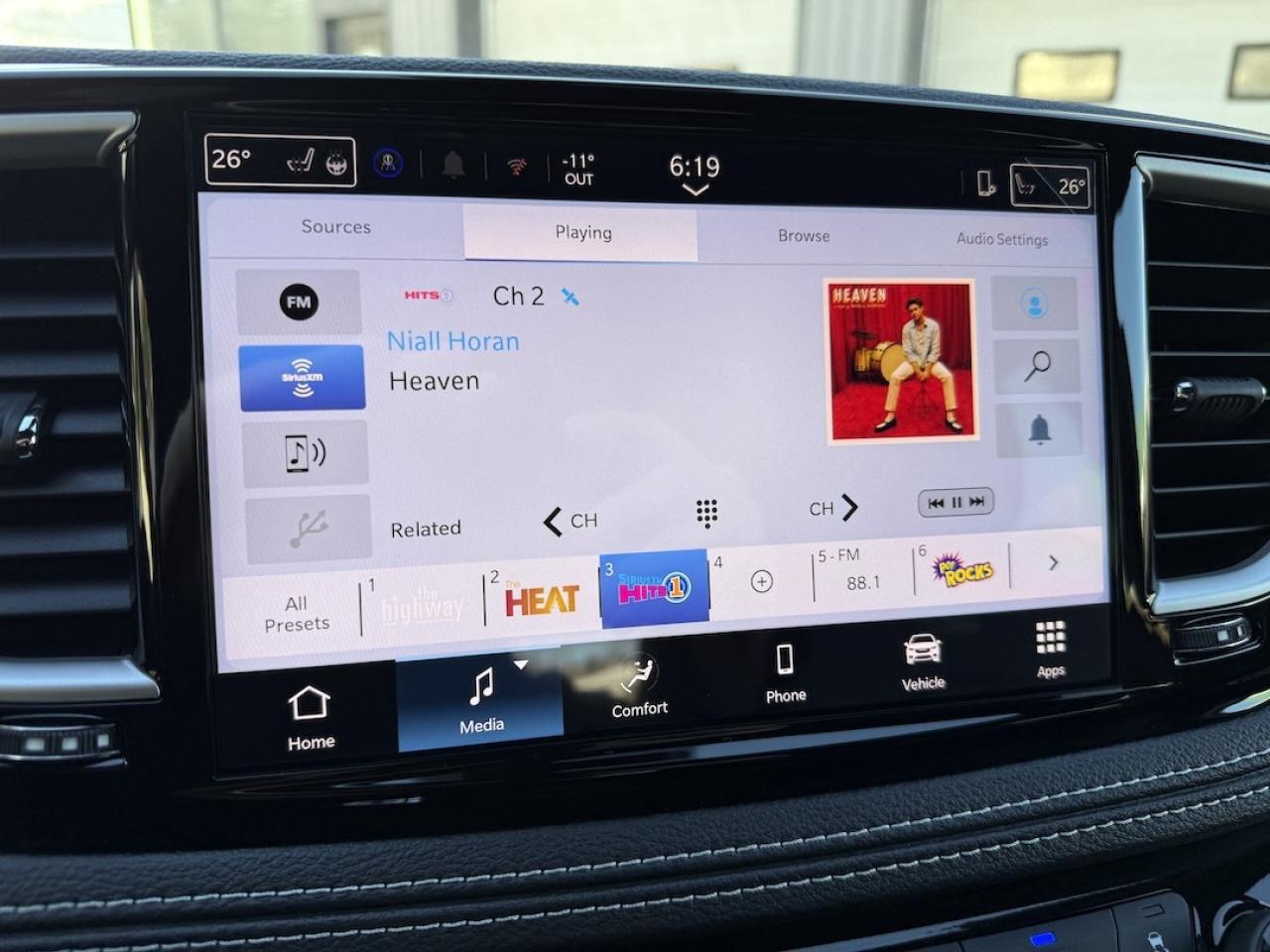 2026 Chrysler Pacifica Select AWD Photo