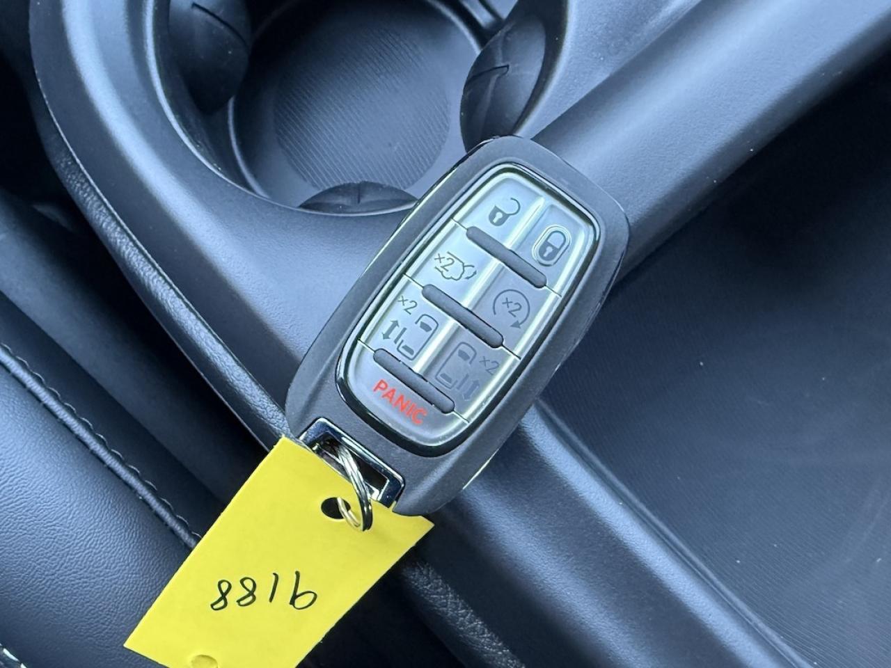 2026 Chrysler Pacifica Select AWD Photo