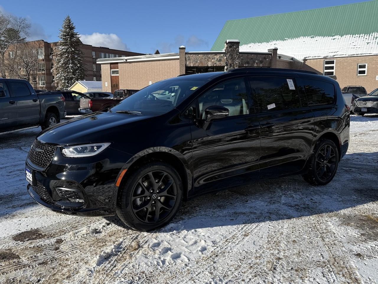 2026 Chrysler Pacifica Select AWD Photo