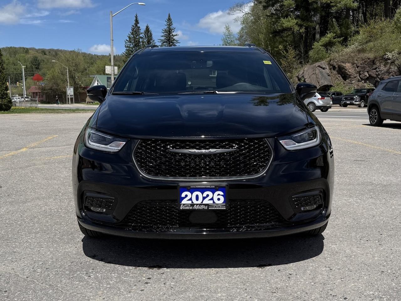 2026 Chrysler Pacifica Select AWD Photo