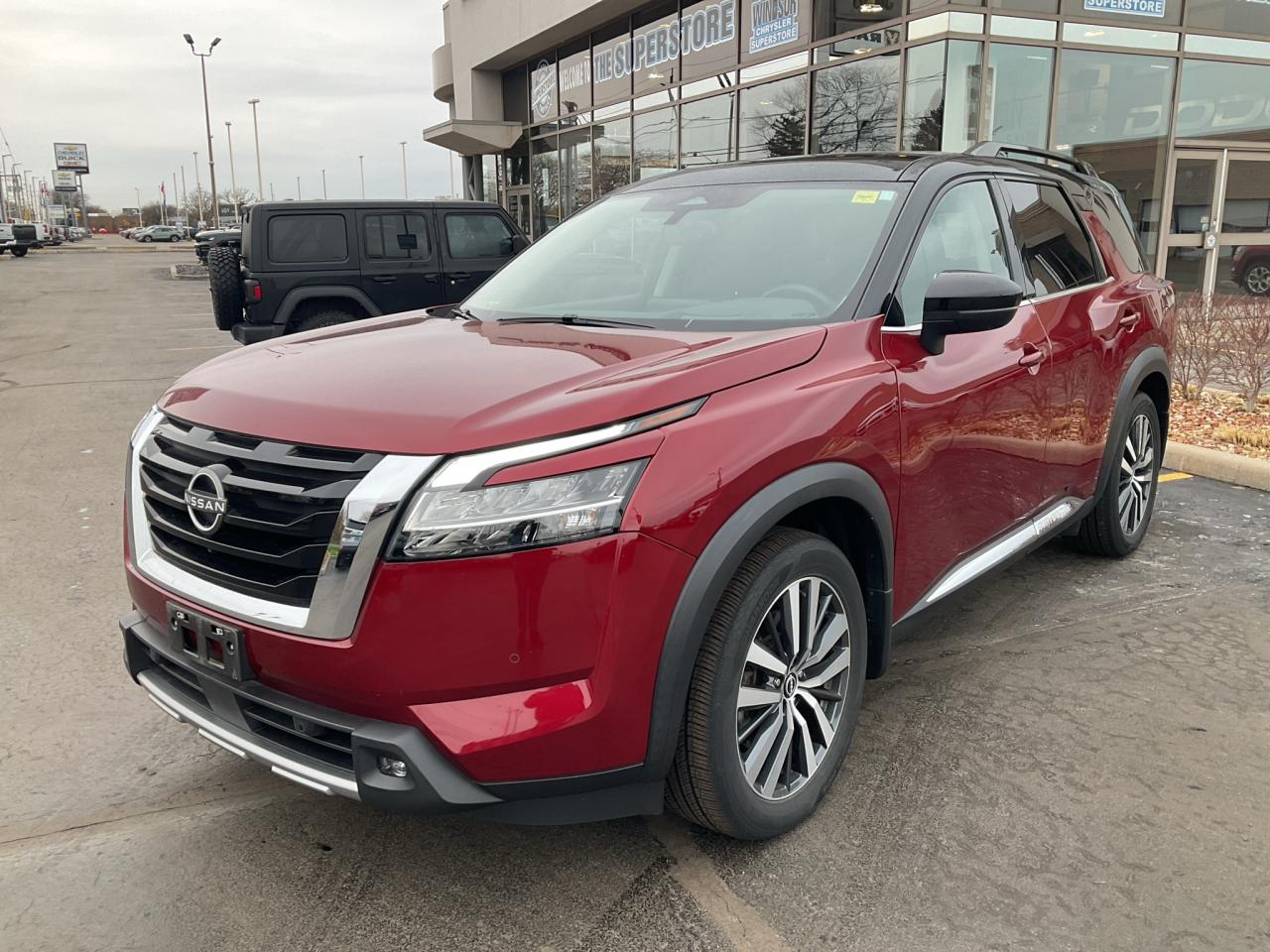 Used 2022 Nissan Pathfinder PANORAMIC SUNROOF / LEATHER / RMT START / HTD SEAT for sale in Windsor, ON