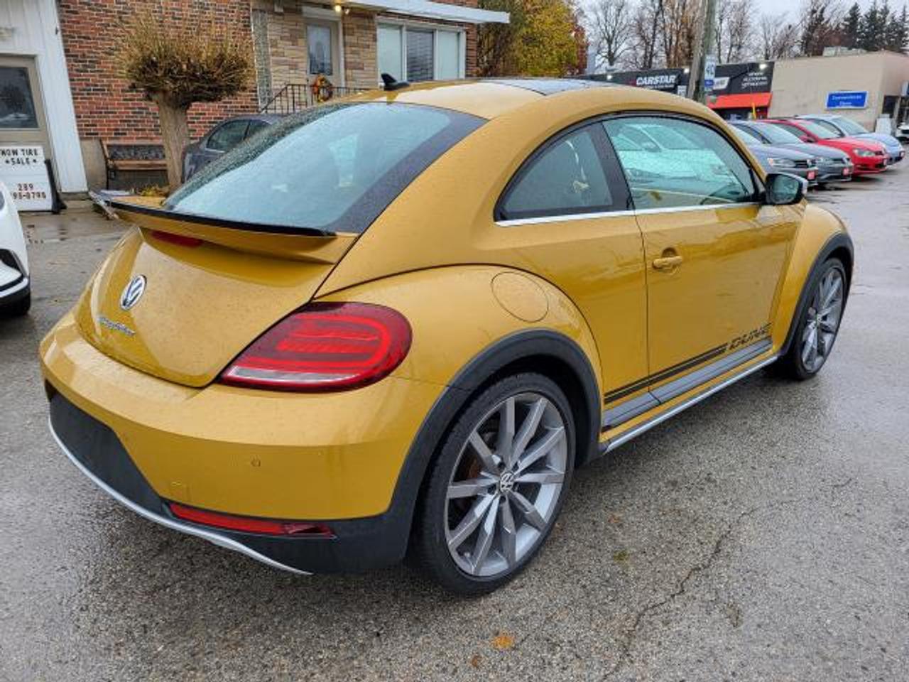 2017 Volkswagen Beetle 1.8T Dune Photo