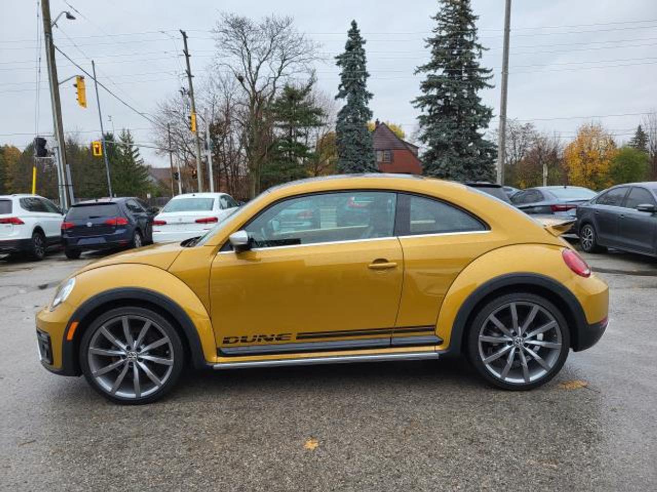 2017 Volkswagen Beetle 1.8T Dune Photo