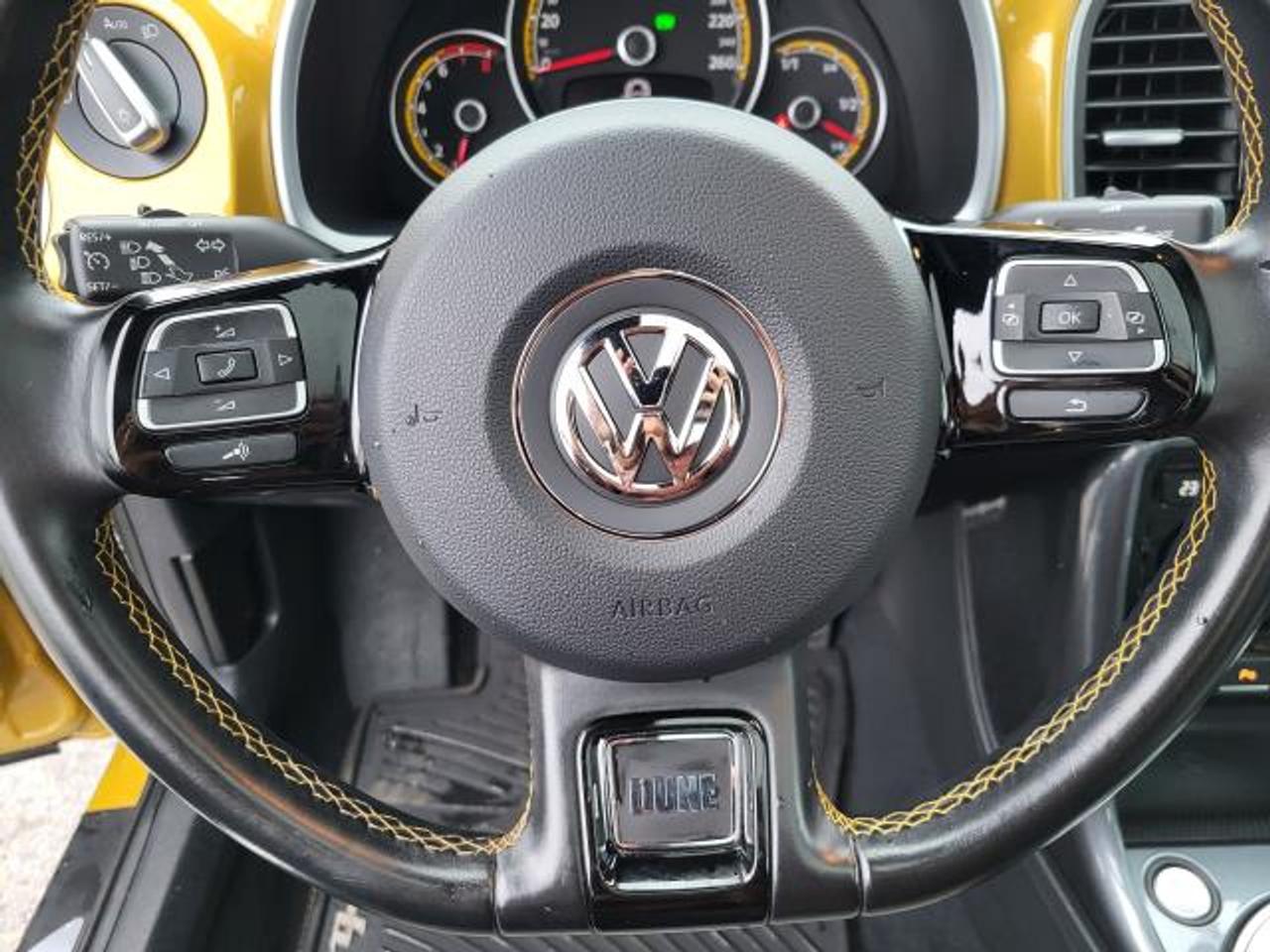 2017 Volkswagen Beetle 1.8T Dune Photo