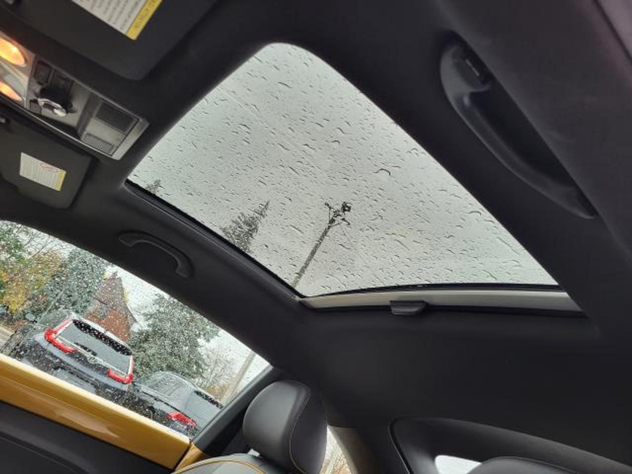 2017 Volkswagen Beetle 1.8T Dune Photo