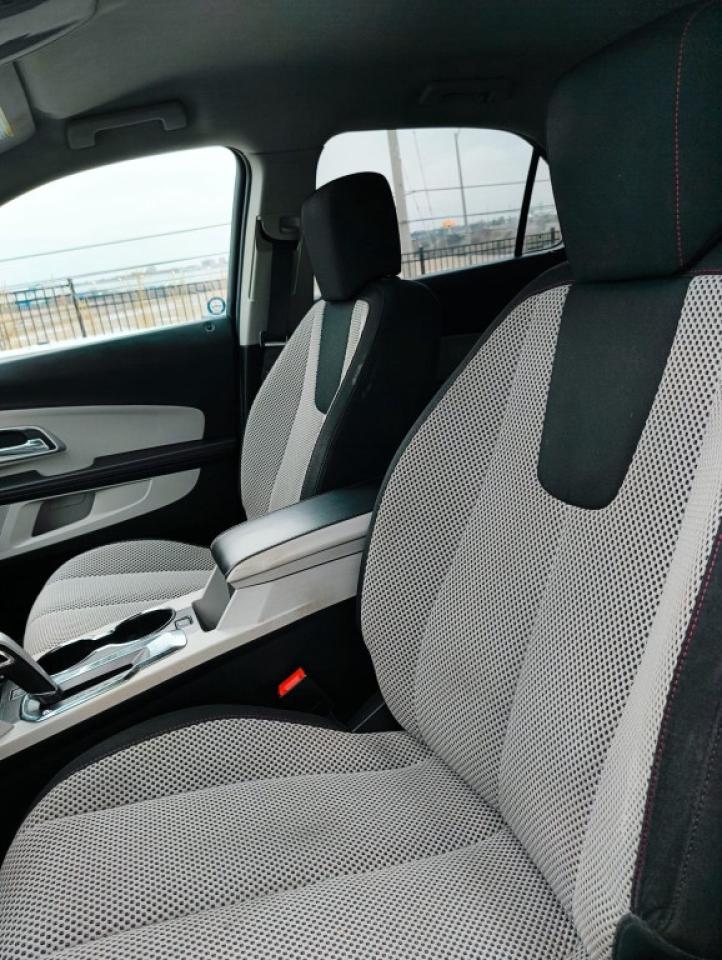 2011 Chevrolet Equinox 1LT Front-wheel Drive Sport Utility Automatic Photo