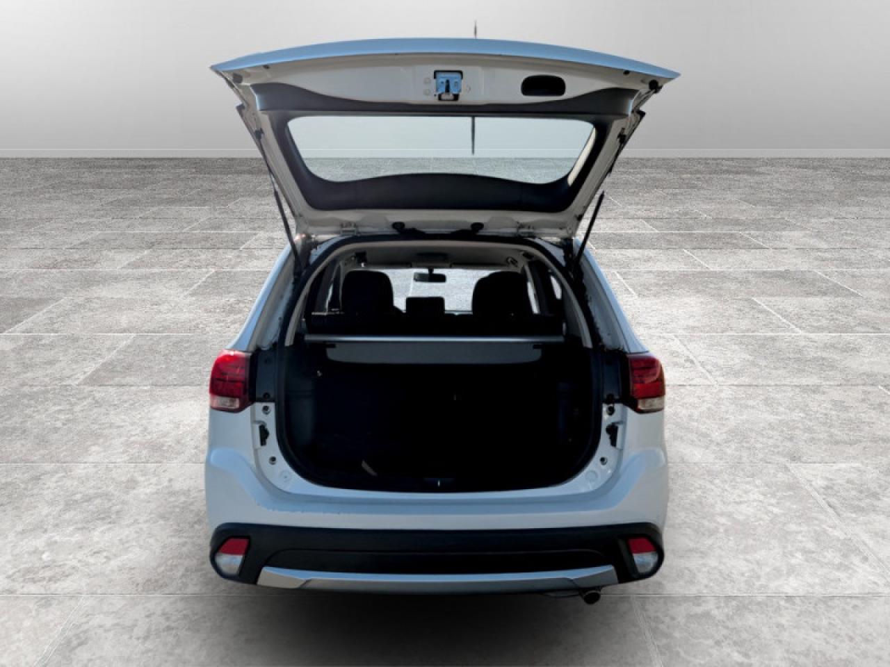 2018 Mitsubishi Outlander ES  **BLUETOOTH - HTD SEATS** Photo