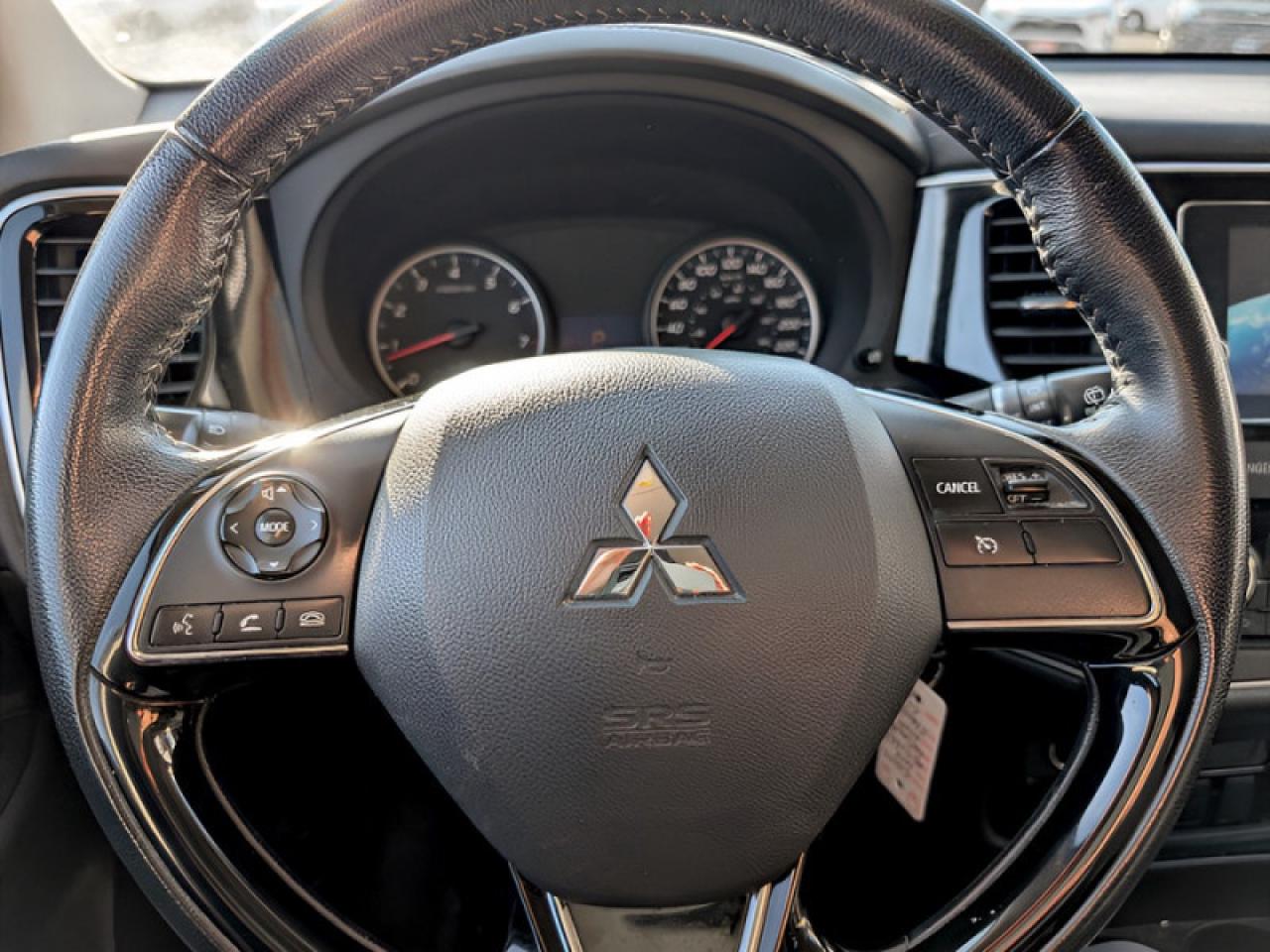 2018 Mitsubishi Outlander ES  **BLUETOOTH - HTD SEATS** Photo