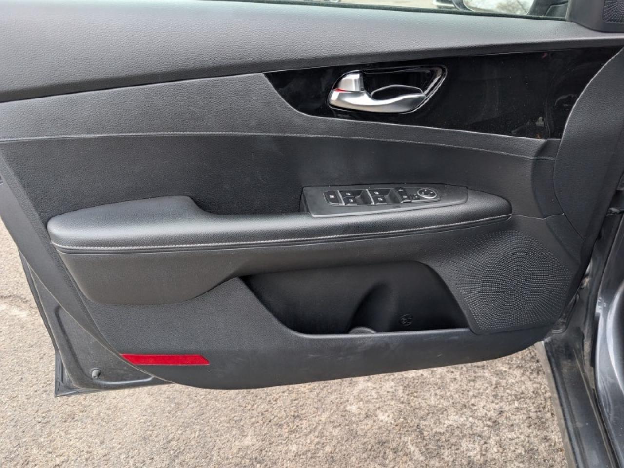 2022 Kia Forte EX Photo