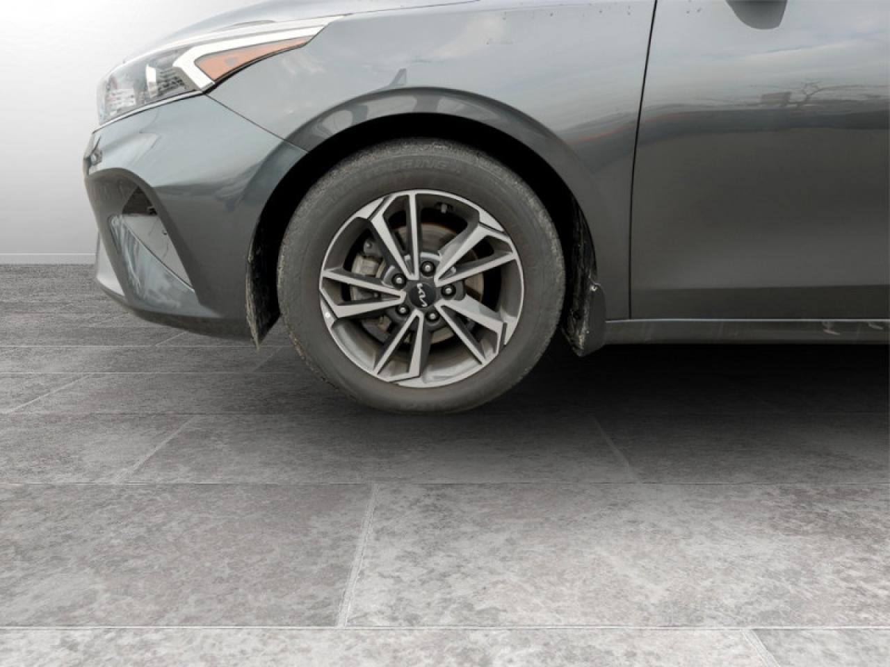 2022 Kia Forte EX  **BLIND SPOT - APPLE CARPLAY** Photo