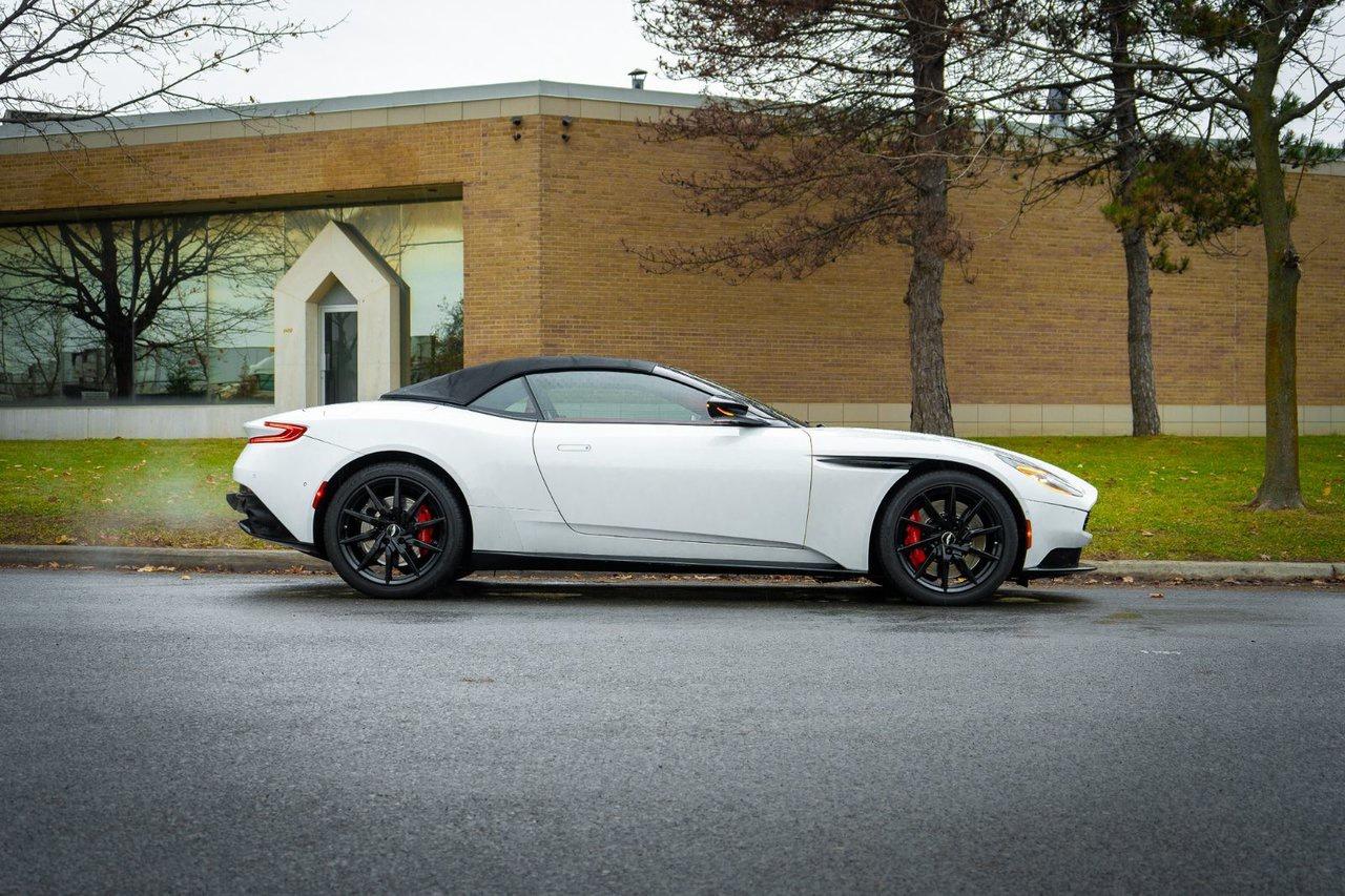 2019 Aston Martin DB11  Photo3