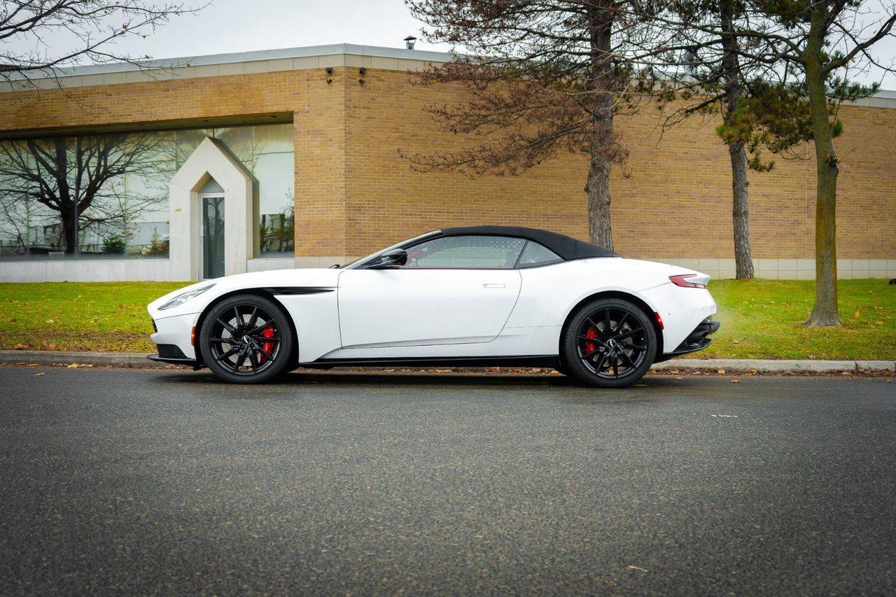 2019 Aston Martin DB11  Photo