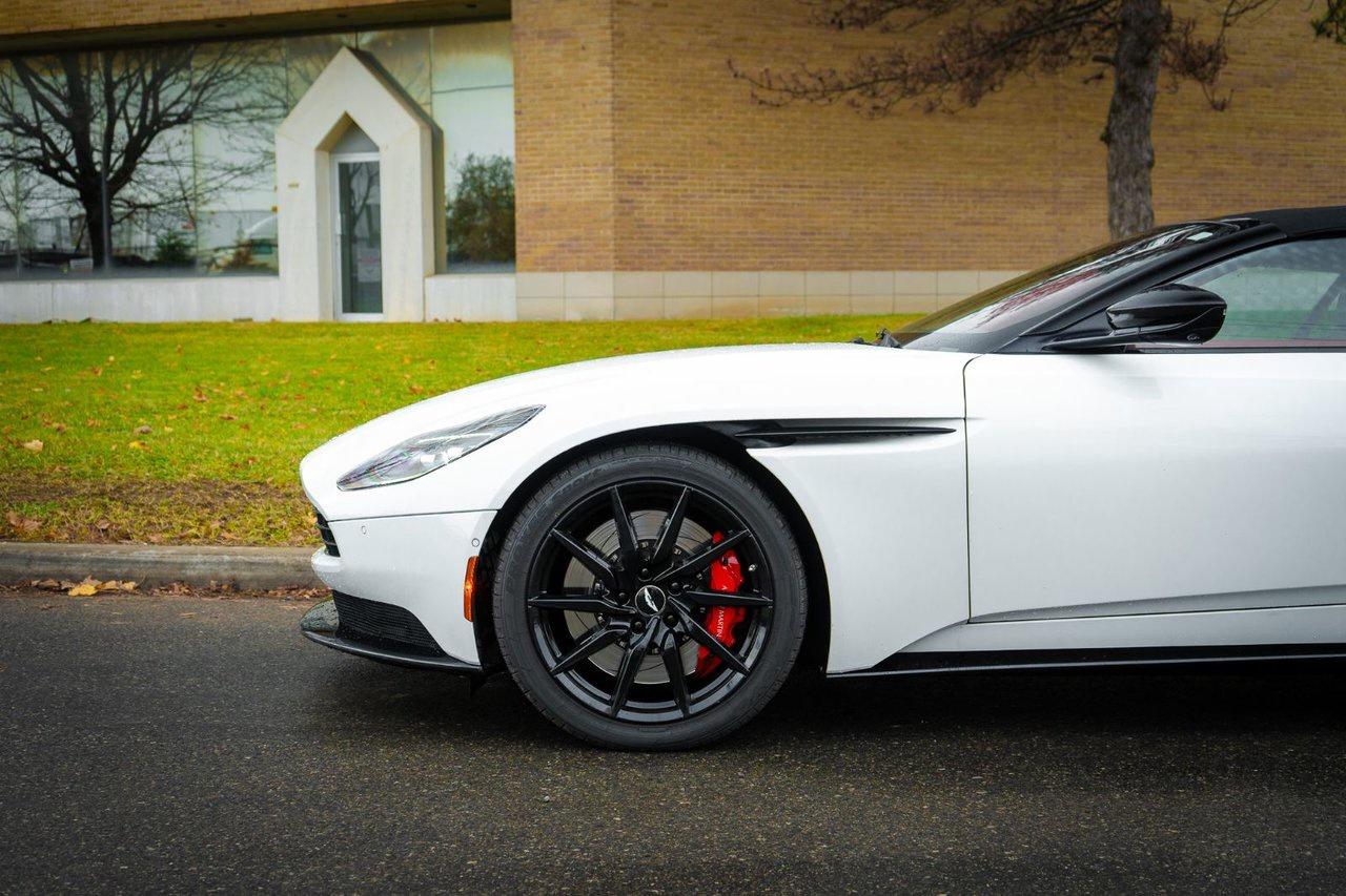 2019 Aston Martin DB11  Photo