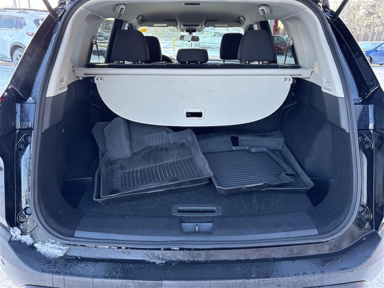 2021 Nissan Rogue S  Lease Return, Clean CARFAX Photo