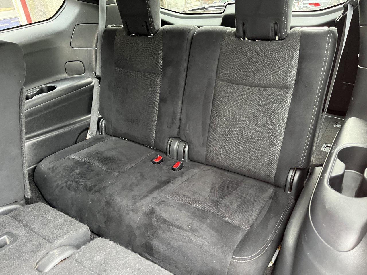 2015 Nissan Pathfinder SV Photo