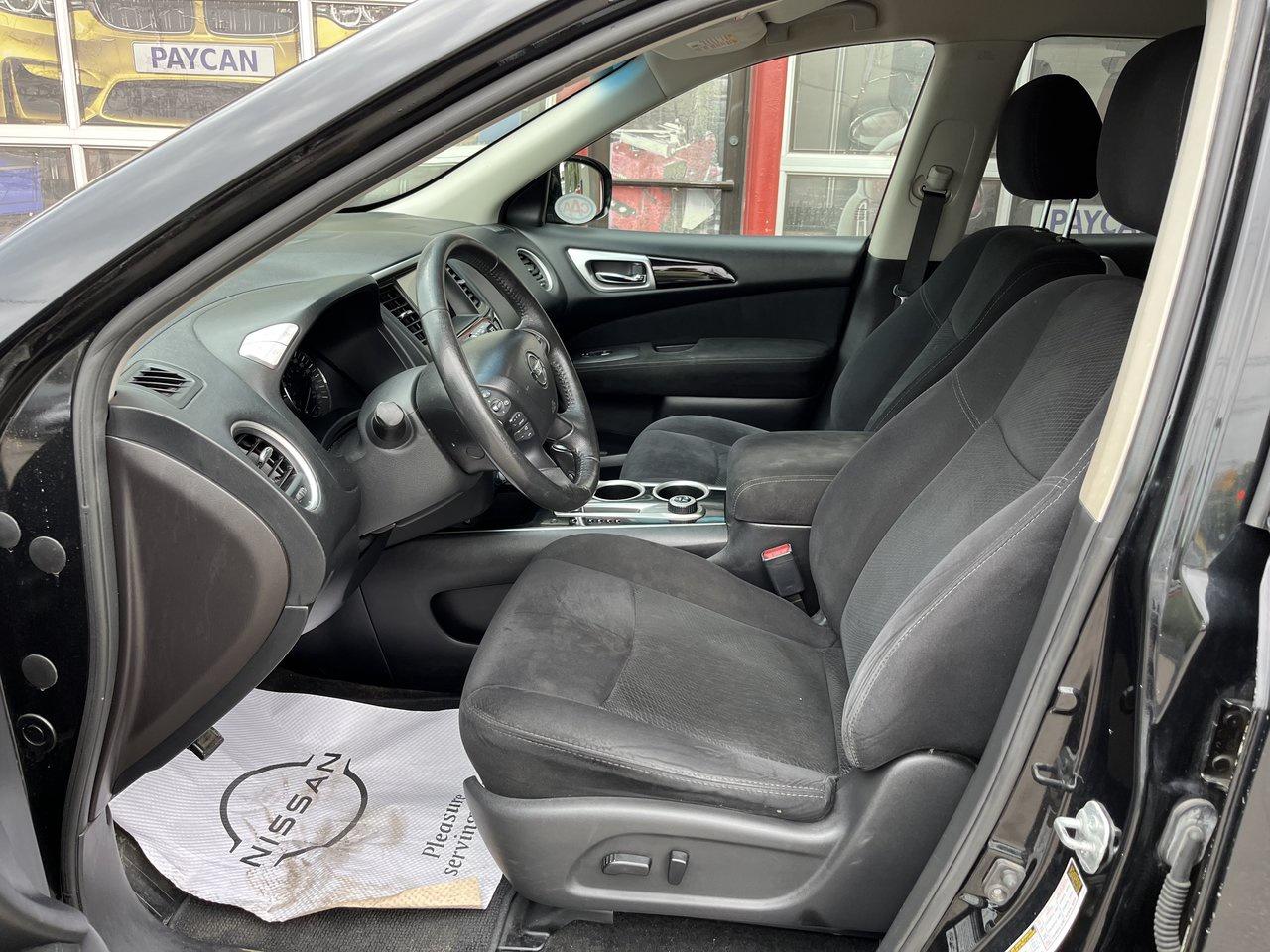 2015 Nissan Pathfinder SV Photo