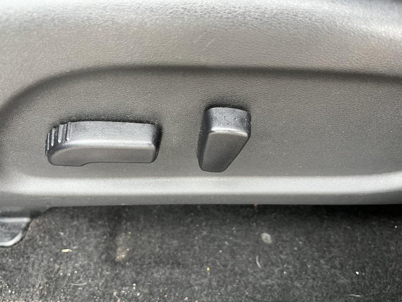 2015 Nissan Pathfinder SV Photo