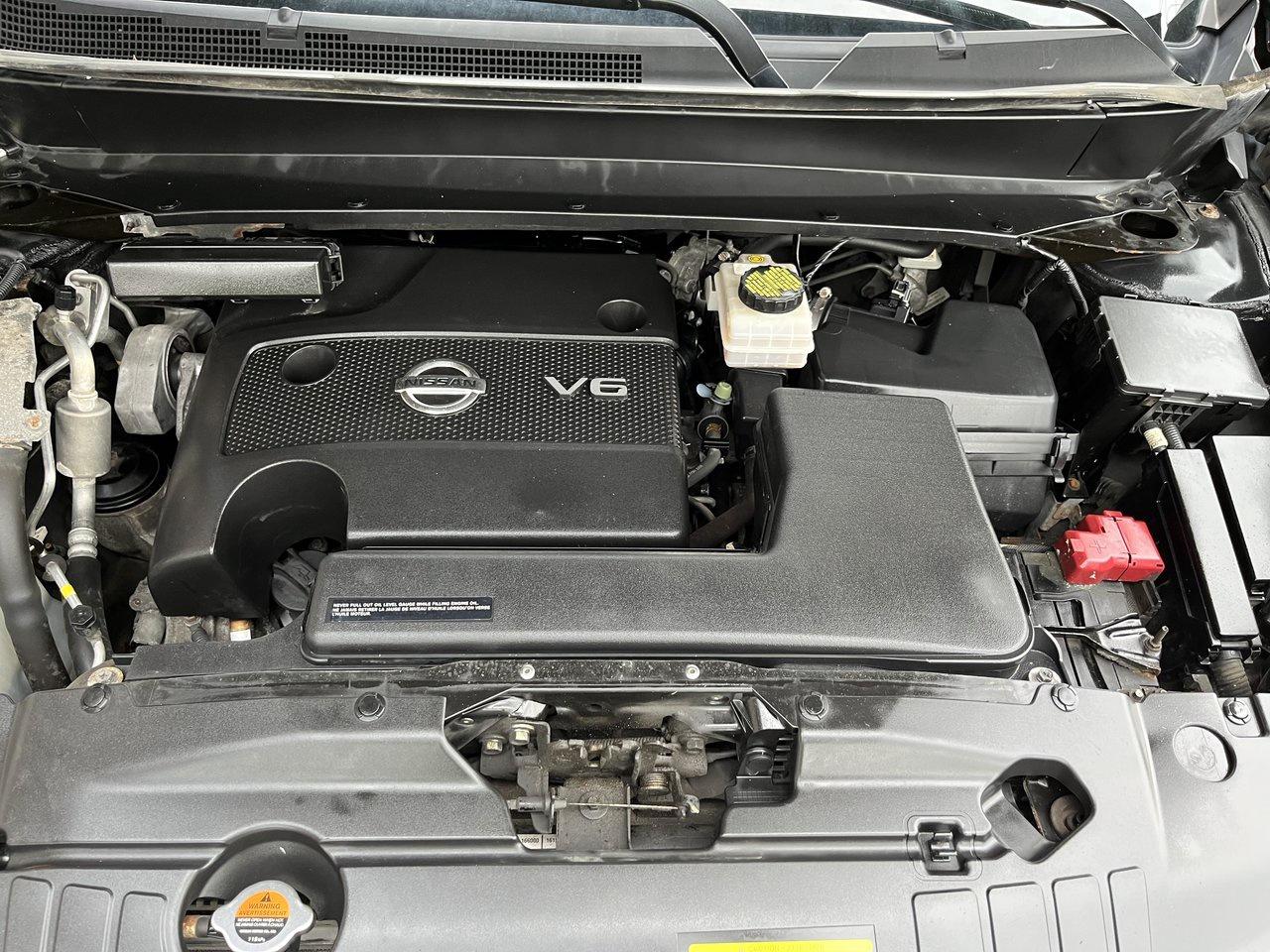 2015 Nissan Pathfinder SV Photo