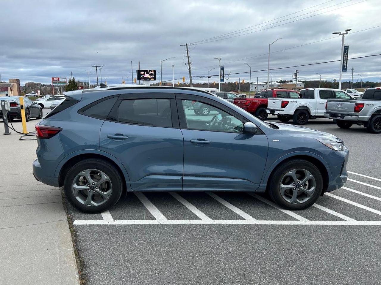 2023 Ford Escape ST-Line Select Photo