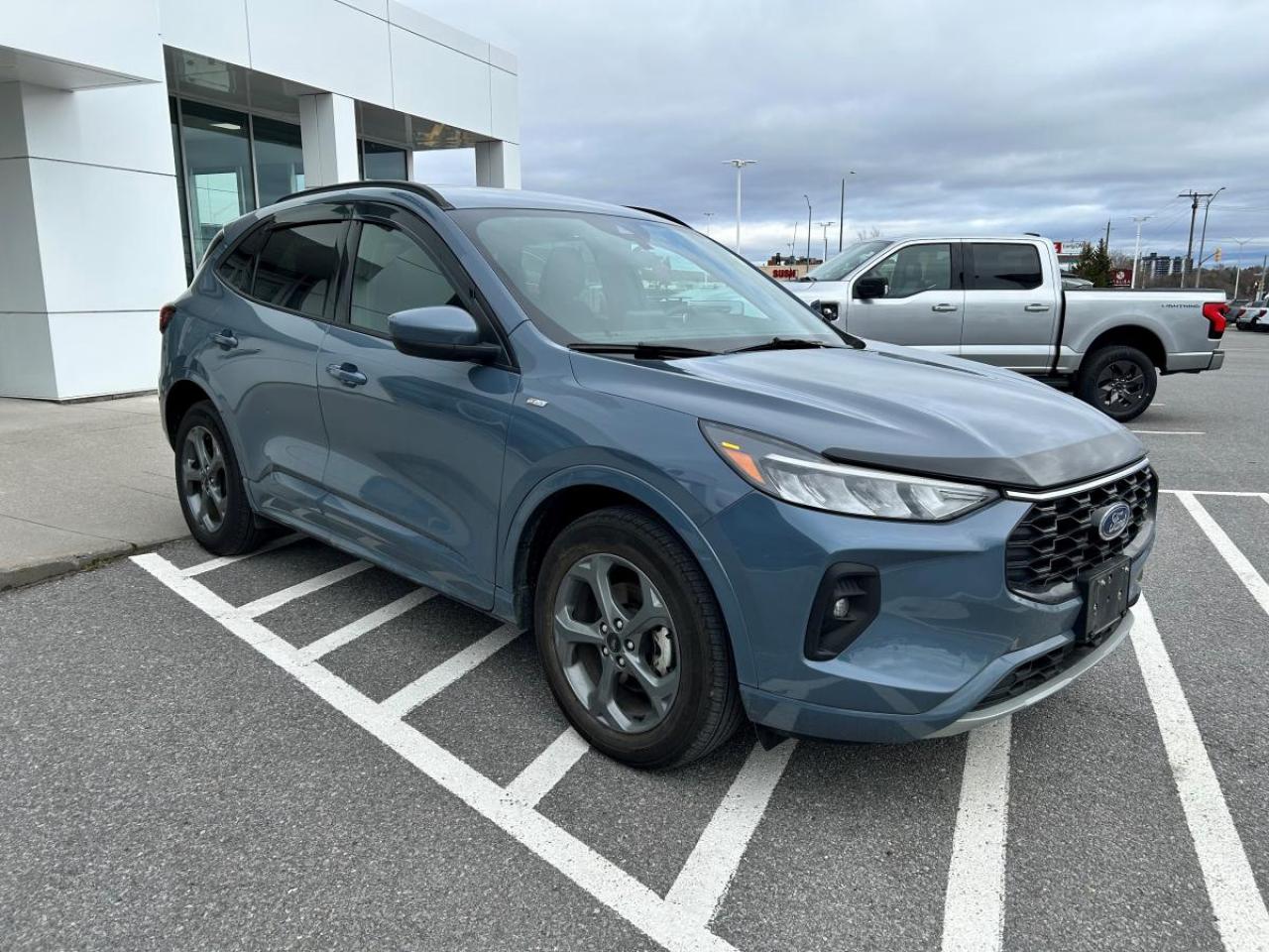 2023 Ford Escape ST-Line Select Photo2