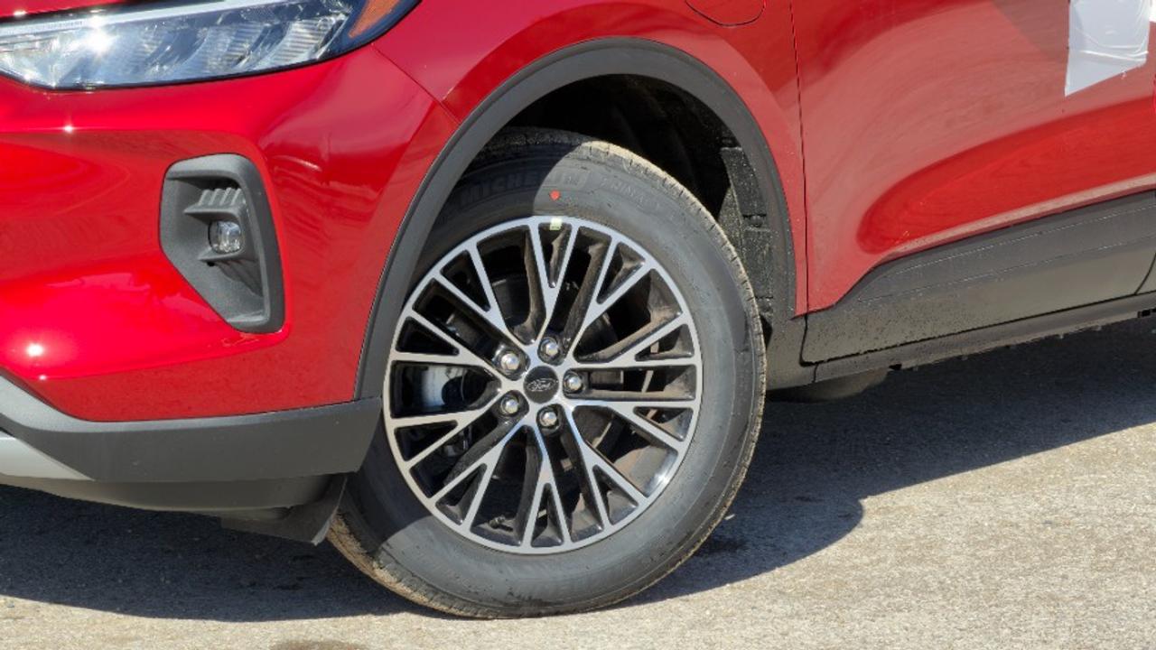 2026 Ford Escape Plug-in Hybrid Photo