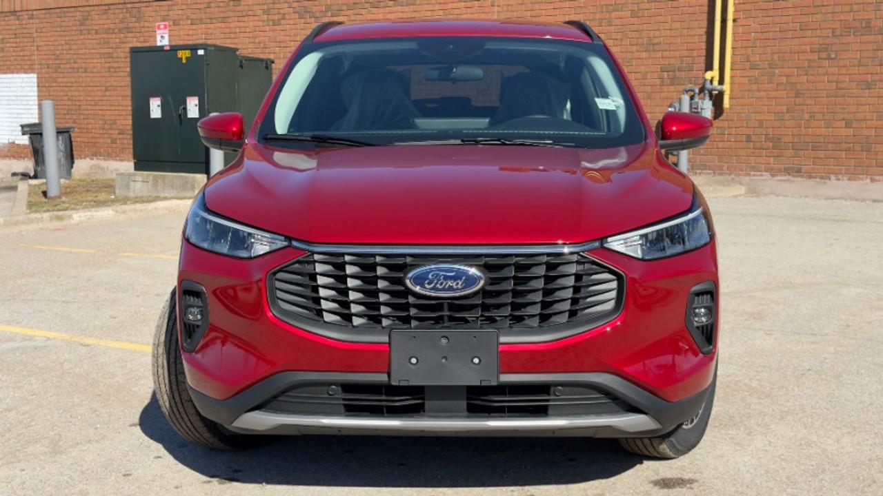 2026 Ford Escape Plug-in Hybrid Photo2