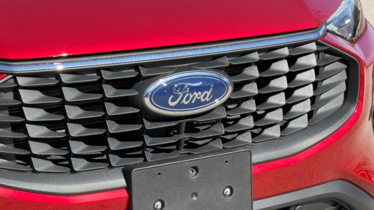 2026 Ford Escape Plug-in Hybrid Photo