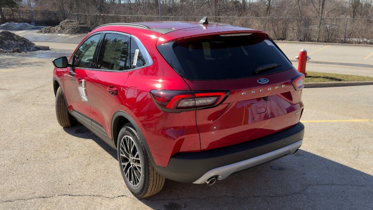 2026 Ford Escape Plug-in Hybrid Photo