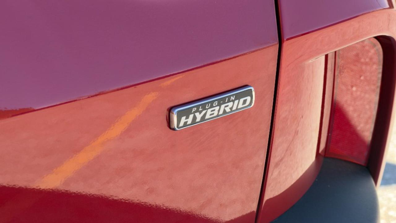 2026 Ford Escape Plug-in Hybrid Photo