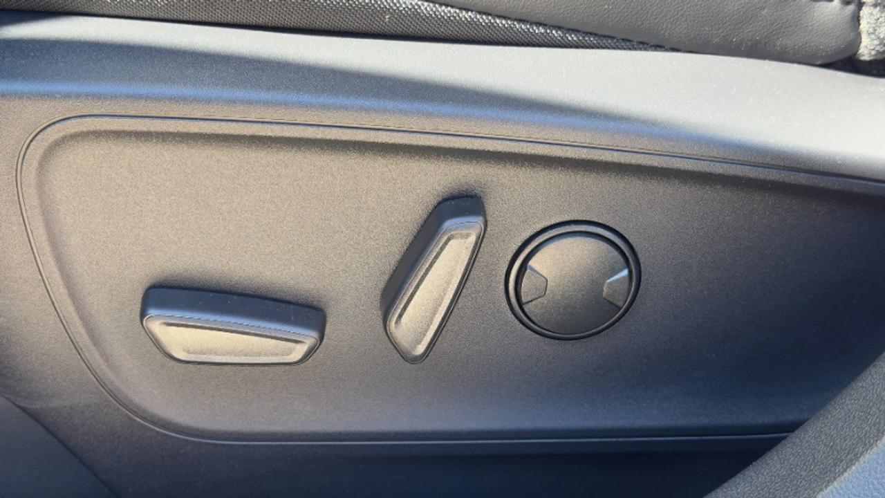 2026 Ford Escape Plug-in Hybrid Photo