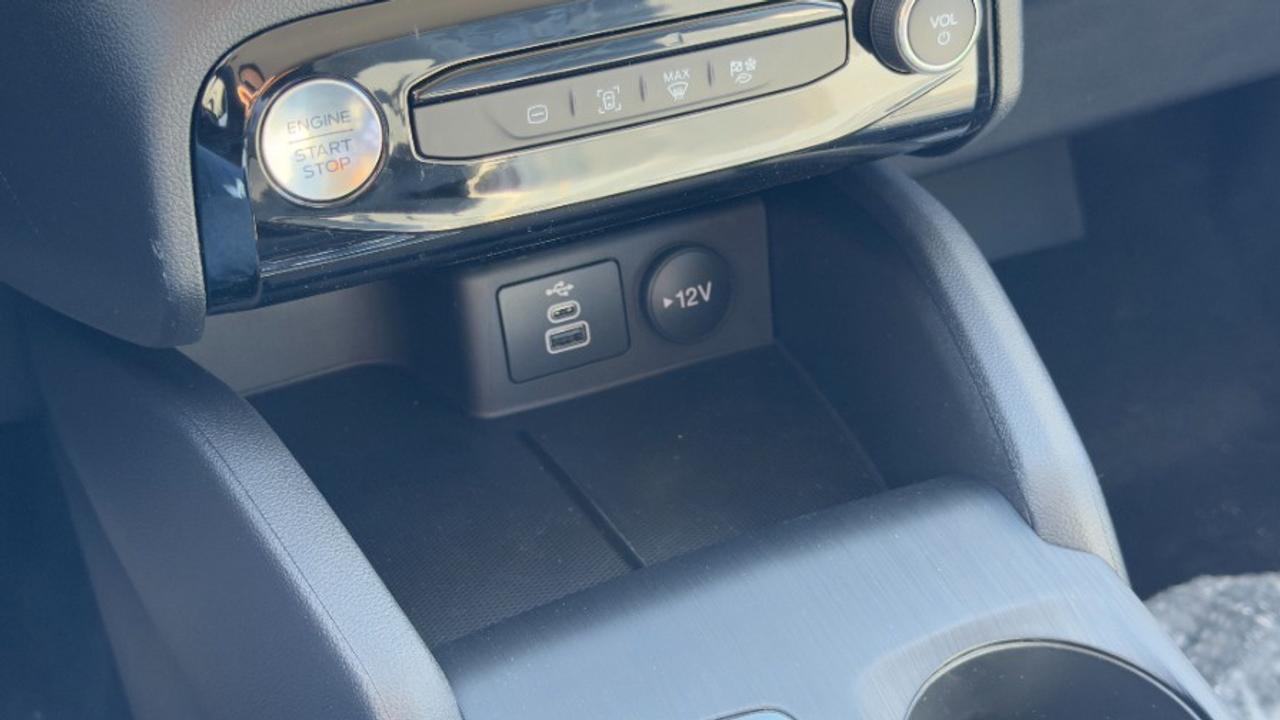 2026 Ford Escape Plug-in Hybrid Photo