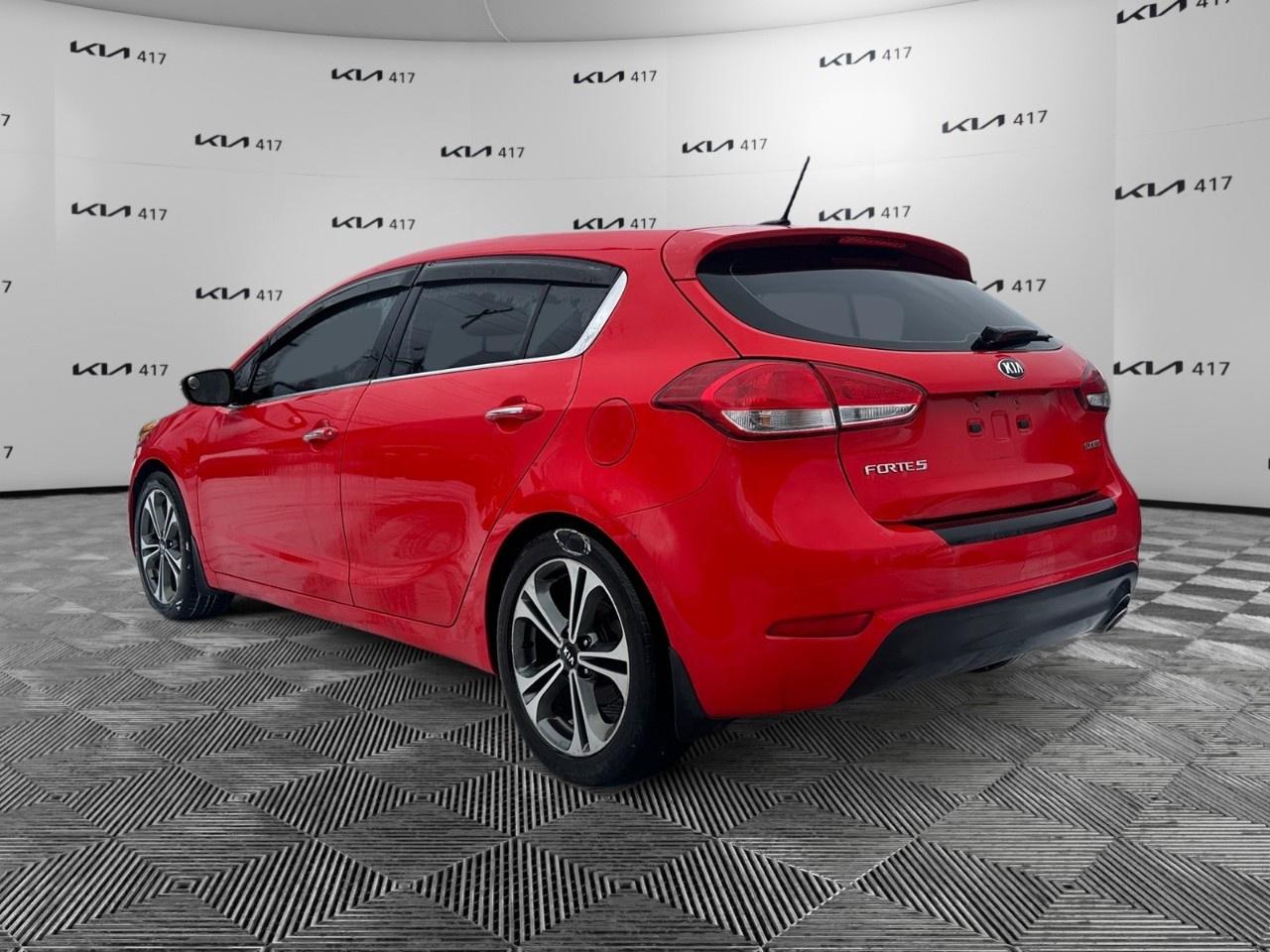 2016 Kia Forte5 5dr HB Auto EX w/Sunroof Photo2