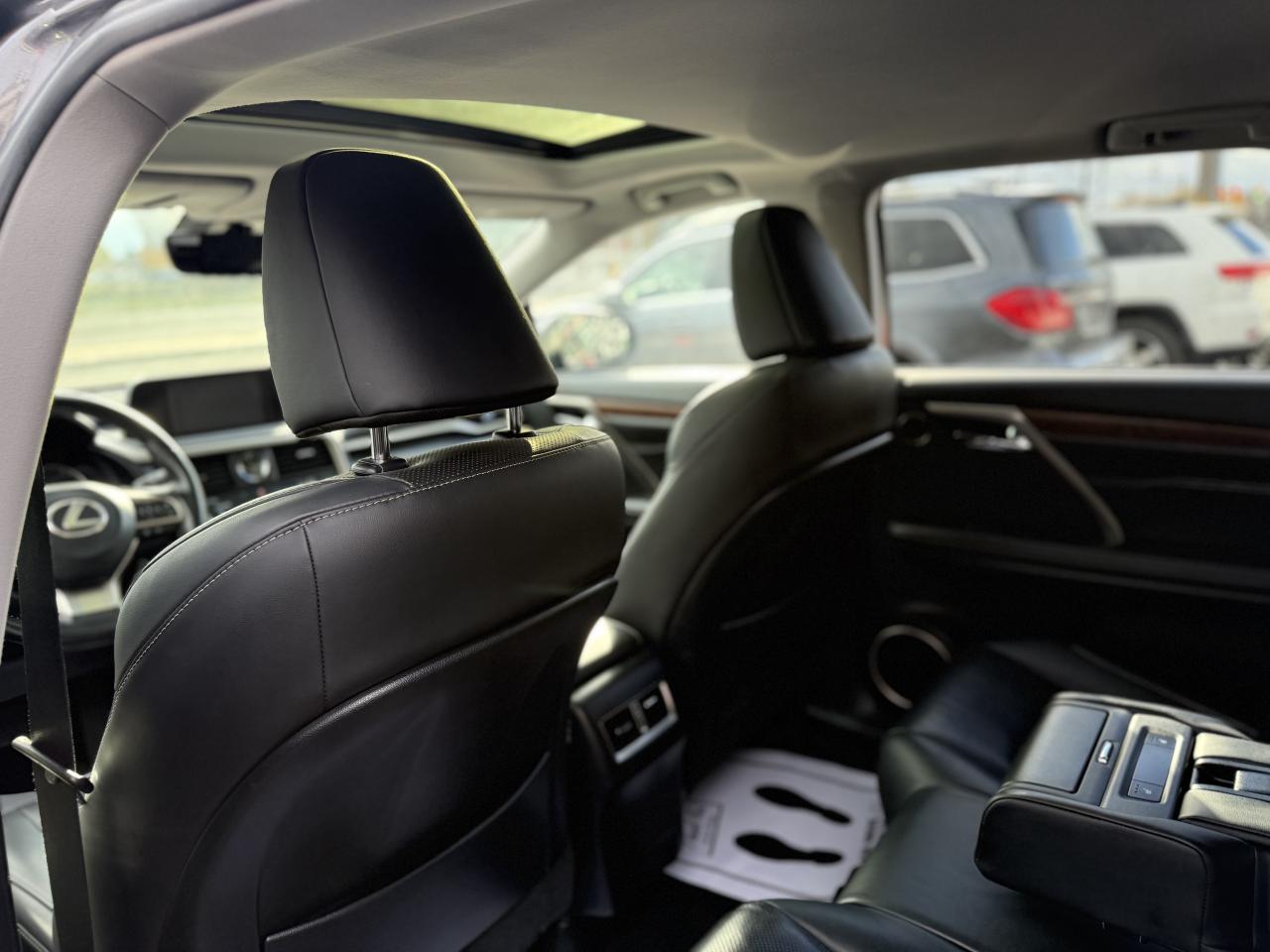 2022 Lexus RX 350 L 7 SEATER | SUNROOF | ONE OWNER | DIRECT FROM LEXUS Photo