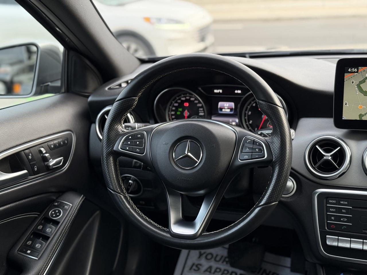 2018 Mercedes-Benz GLA 250 //AMG SPORT | PANO | BACK UP CAMERA | ONE OWNE Photo