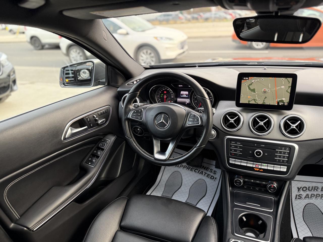 2018 Mercedes-Benz GLA 250 //AMG SPORT | PANO | BACK UP CAMERA | ONE OWNE Photo