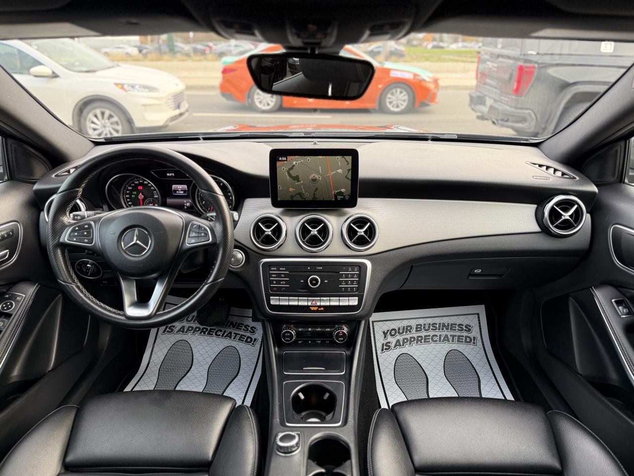 2018 Mercedes-Benz GLA 250 //AMG SPORT | PANO | BACK UP CAMERA | ONE OWNE Photo