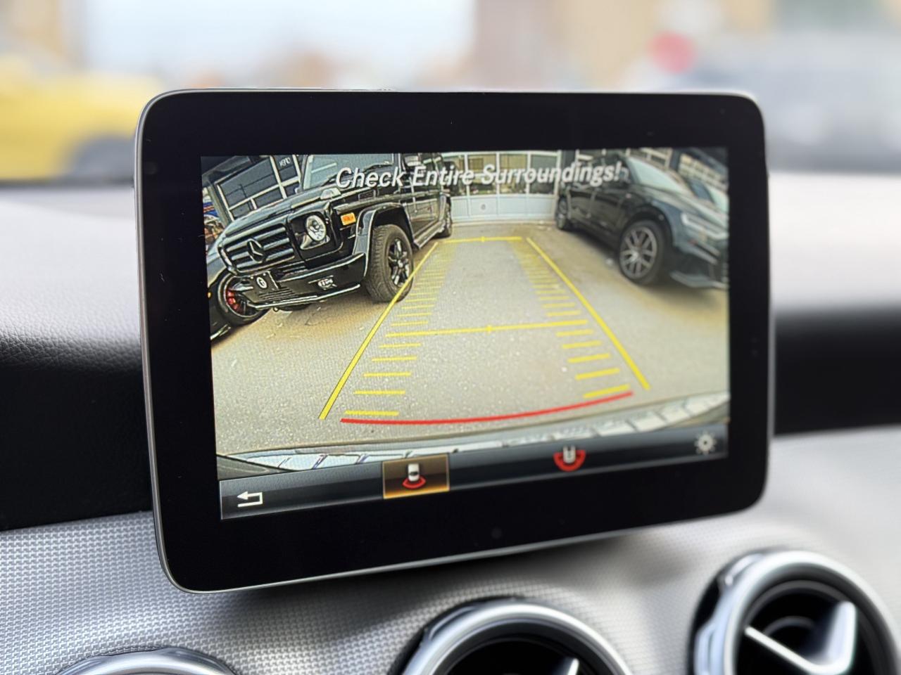 2018 Mercedes-Benz GLA 250 //AMG SPORT | PANO | BACK UP CAMERA | ONE OWNE Photo