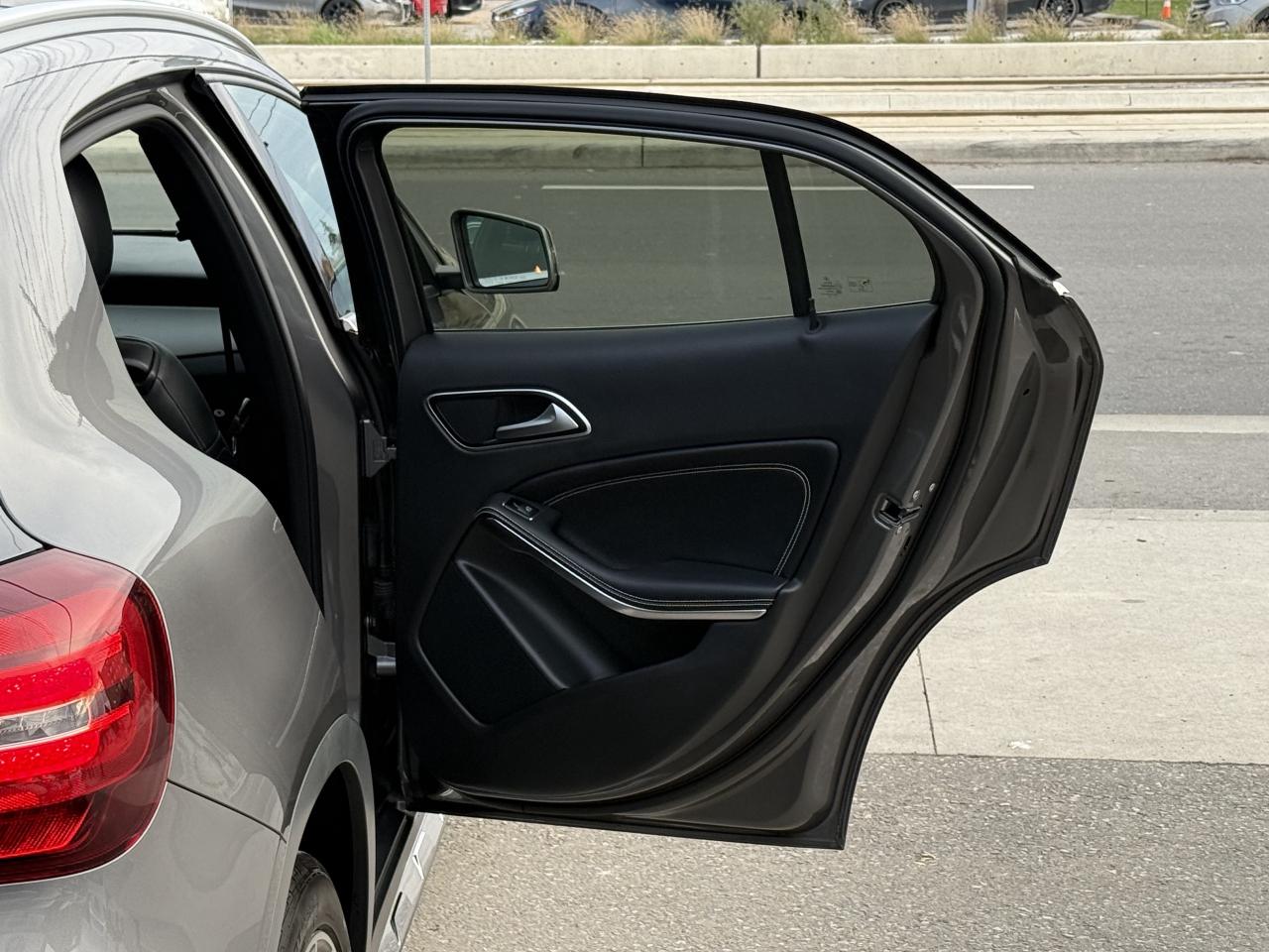 2018 Mercedes-Benz GLA 250 //AMG SPORT | PANO | BACK UP CAMERA | ONE OWNE Photo