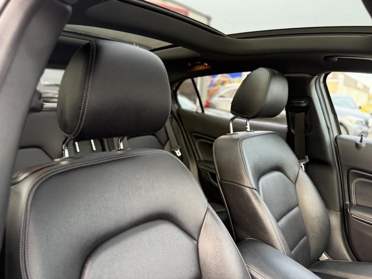 2018 Mercedes-Benz GLA 250 //AMG SPORT | PANO | BACK UP CAMERA | ONE OWNE Photo