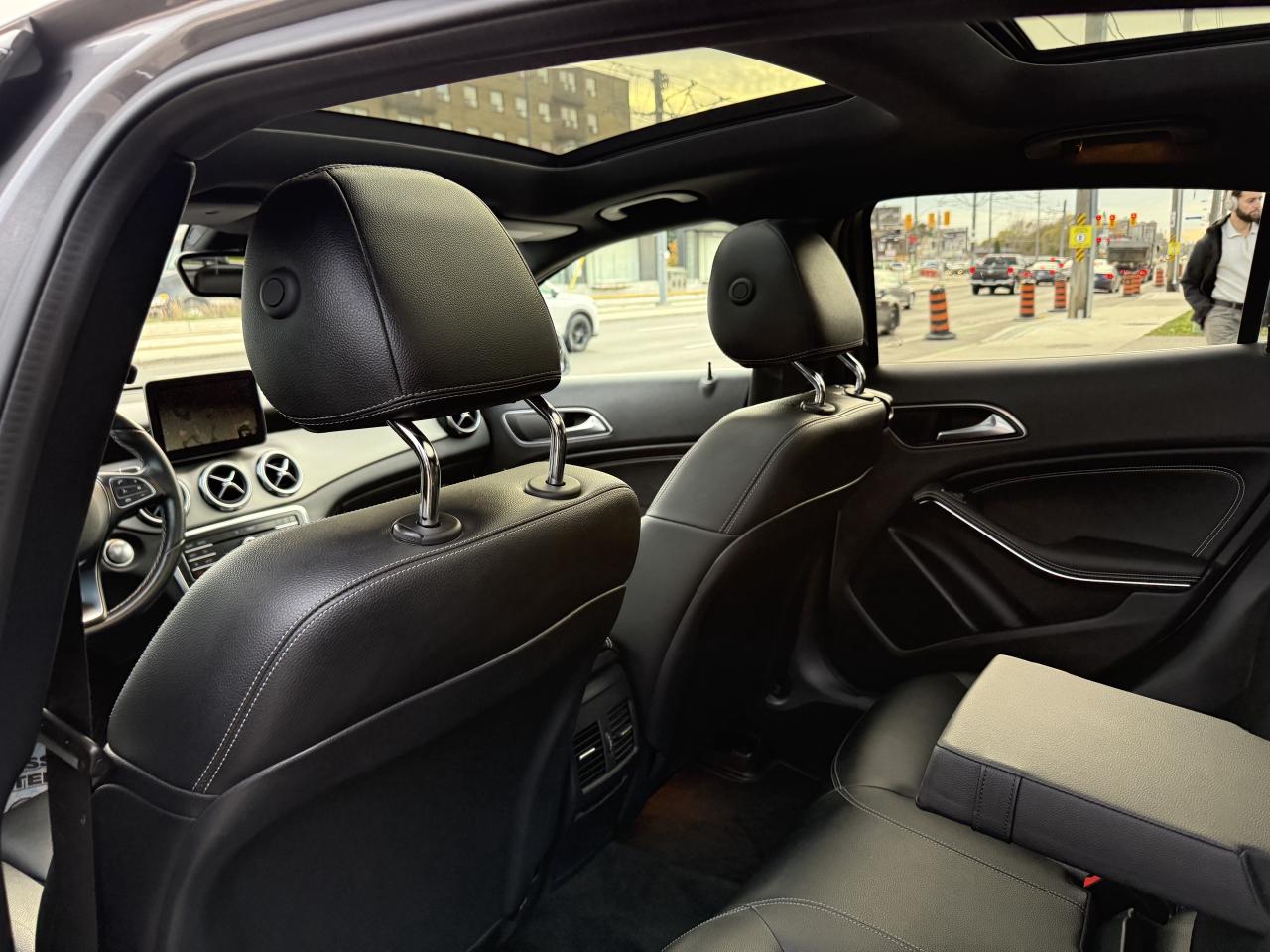 2018 Mercedes-Benz GLA 250 //AMG SPORT | PANO | BACK UP CAMERA | ONE OWNE Photo