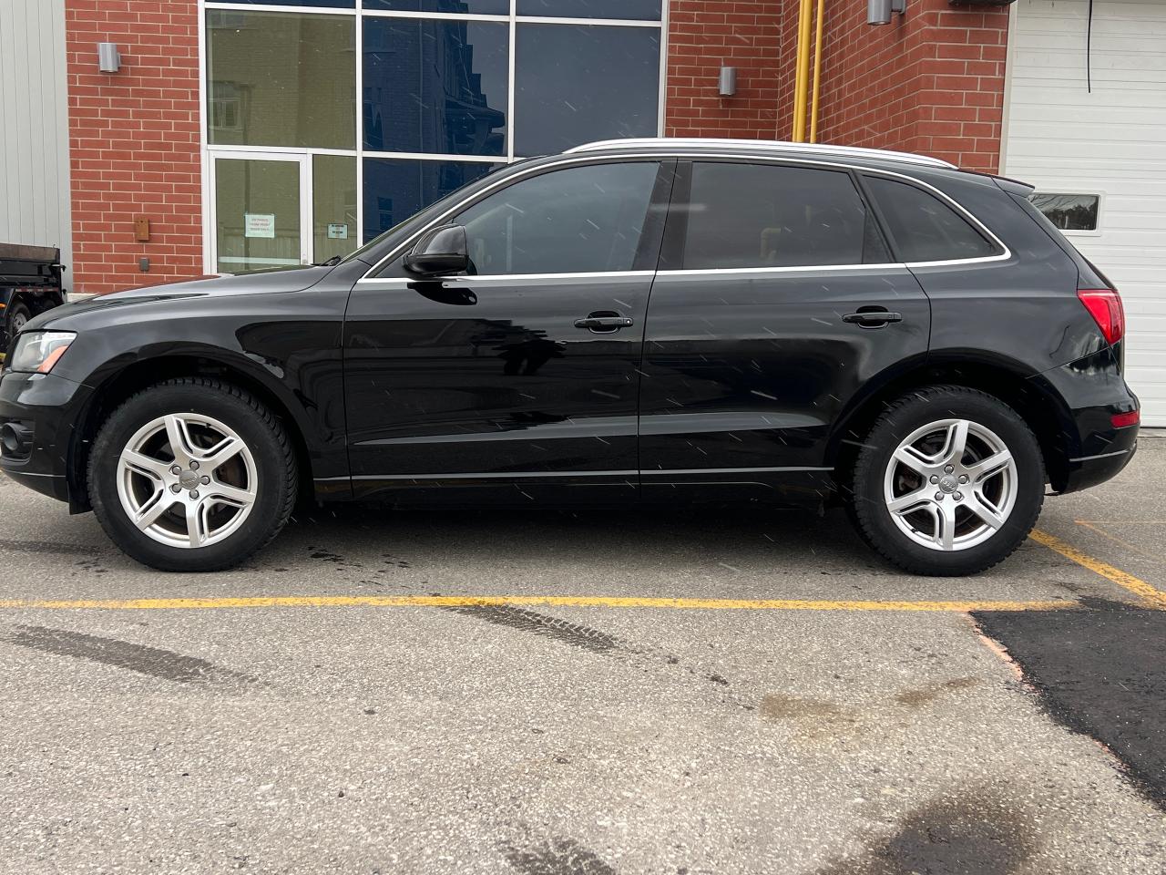 2012 Audi Q5 2.0L Premium - Photo #3