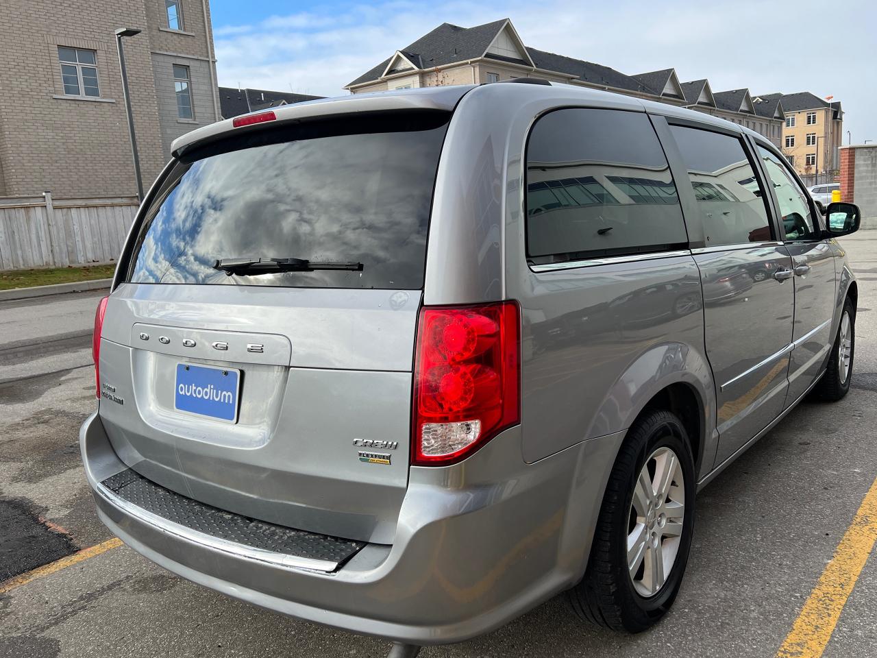 2017 Dodge Grand Caravan Crew - Photo #6