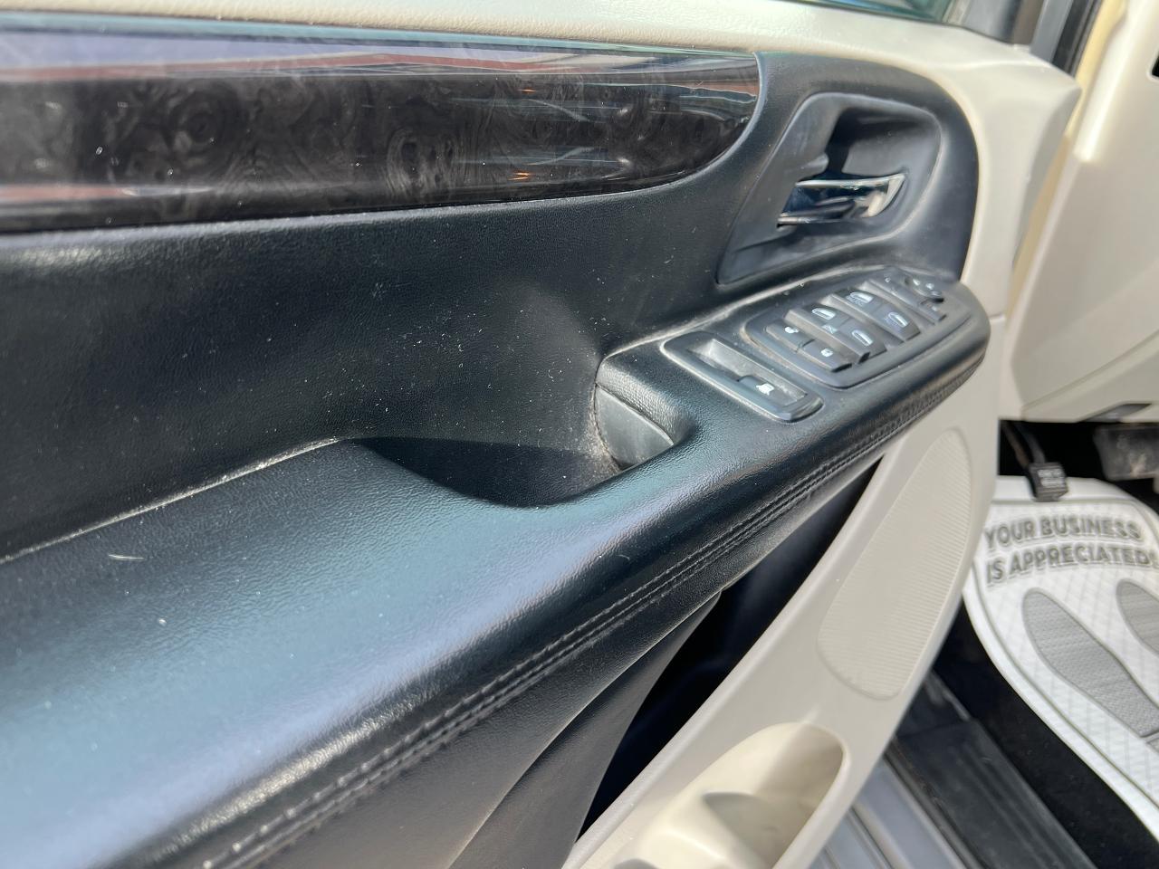 2017 Dodge Grand Caravan Crew - Photo #13