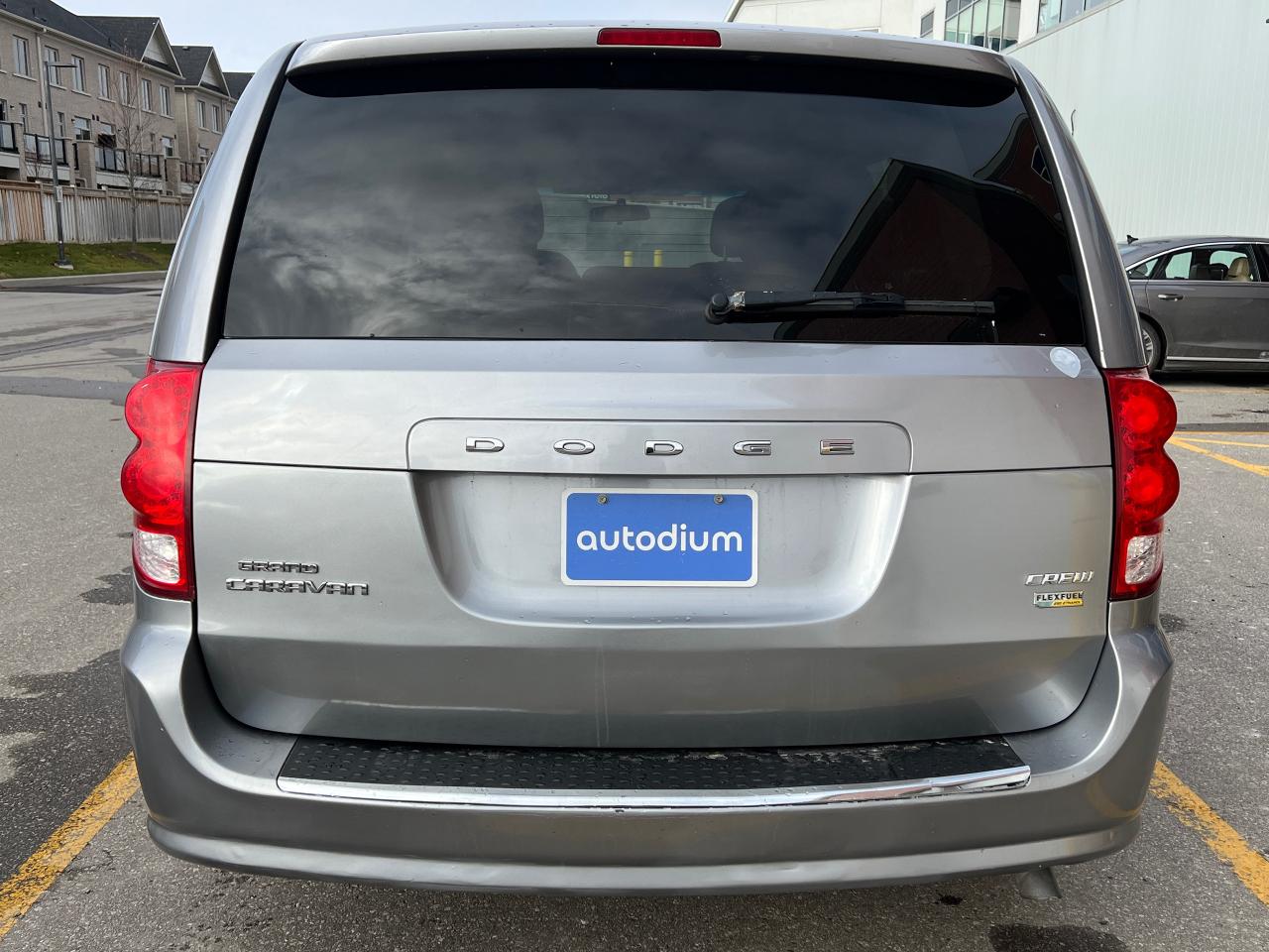 2017 Dodge Grand Caravan Crew - Photo #5