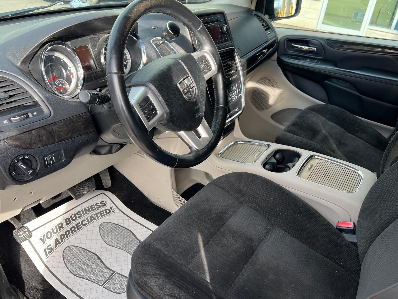 2017 Dodge Grand Caravan Crew - Photo #11